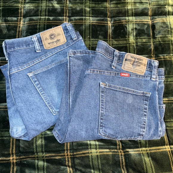2 Pair Men's Wrangler Denim Blue Jeans 36 x 29 Relaxed Fit - Picture 5 of 6